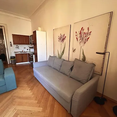 1920s Charm By Jerusalem Synagogue In Old Town Center *